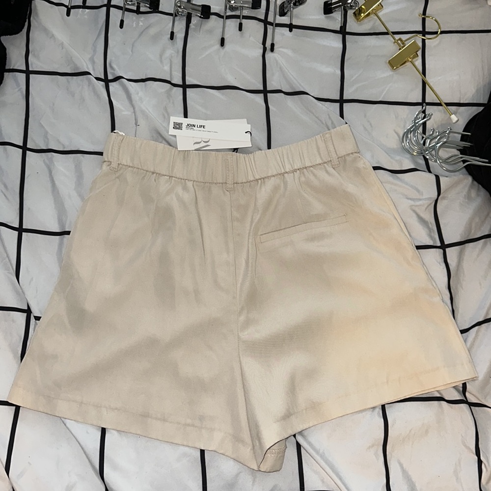 Zara beige shorts - Brand new w/ tags Large - Picture 2 of 3